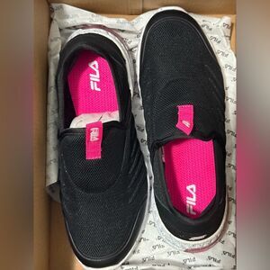 Fila Little Girls Black Slip-On Shoes, Pink Inside, Sparkly Glitter, Size 2